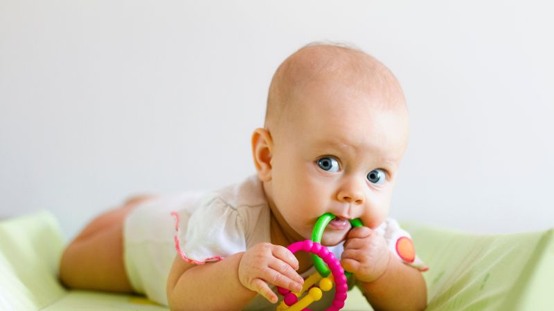 5 Essential Oils for Teething